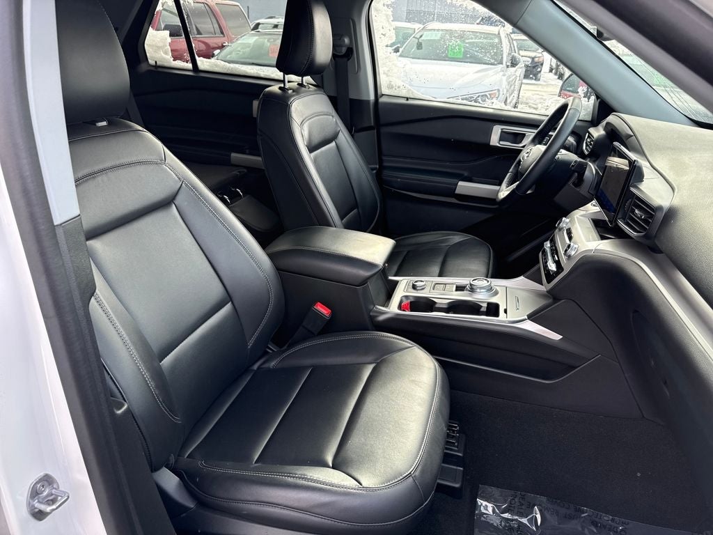 2023 Ford Explorer XLT Certified 4WD Near Milwaukee WI