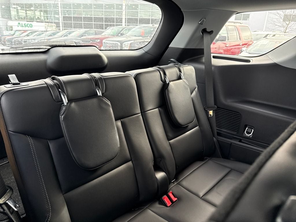 2023 Ford Explorer XLT Certified 4WD Near Milwaukee WI