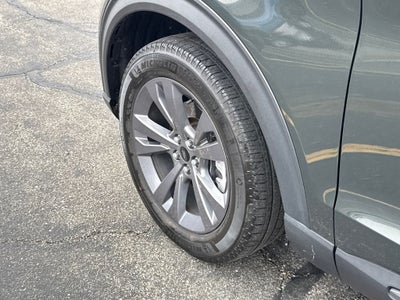 2023 Ford Explorer XLT Certified 4WD Near Milwaukee WI