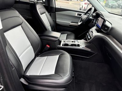 2023 Ford Explorer XLT Certified 4WD Near Milwaukee WI