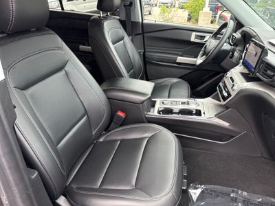 2024 Ford Explorer XLT Certified 4WD Near Milwaukee WI