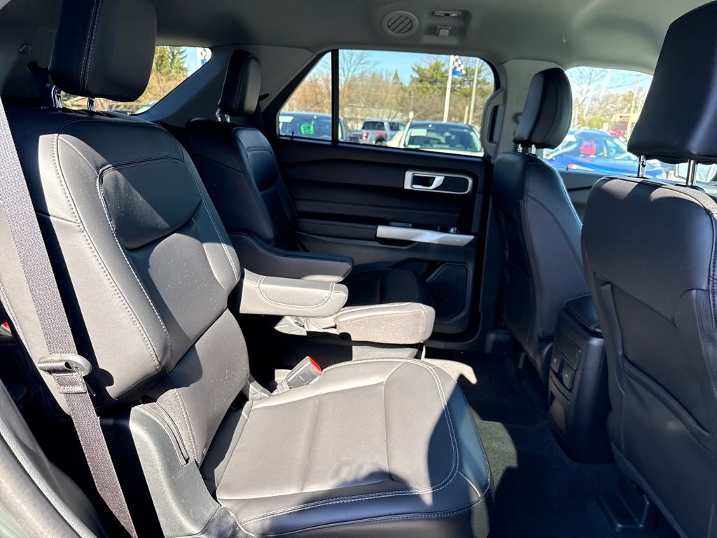 2023 Ford Explorer XLT Certified 4WD Near Milwaukee WI