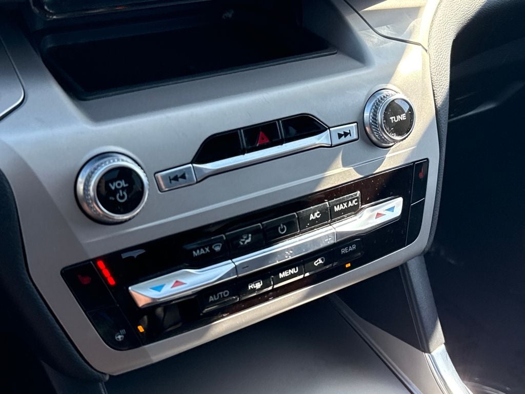 2022 Ford Explorer XLT Certified 4WD Near Milwaukee WI