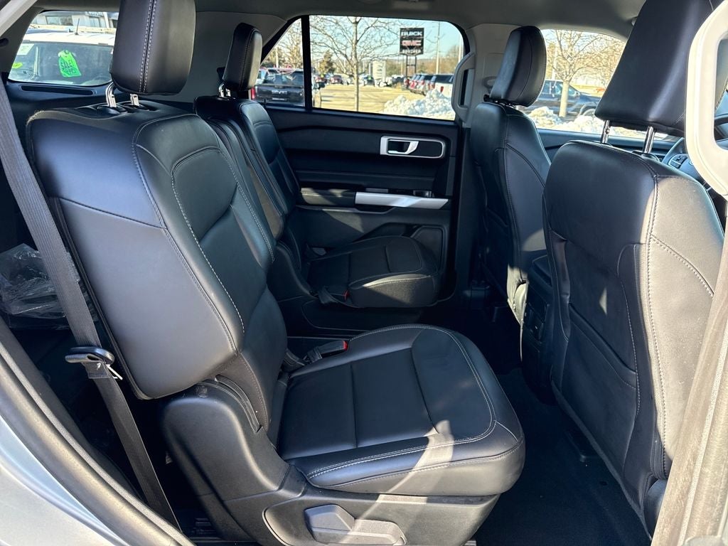 2023 Ford Explorer XLT Certified 4WD Near Milwaukee wI
