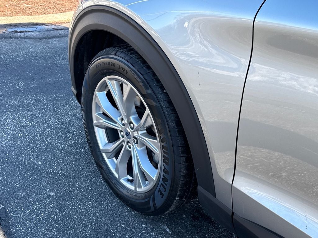 2023 Ford Explorer XLT Certified 4WD Near Milwaukee wI