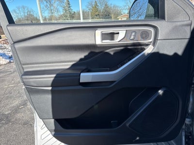 2023 Ford Explorer XLT Certified 4WD Near Milwaukee wI