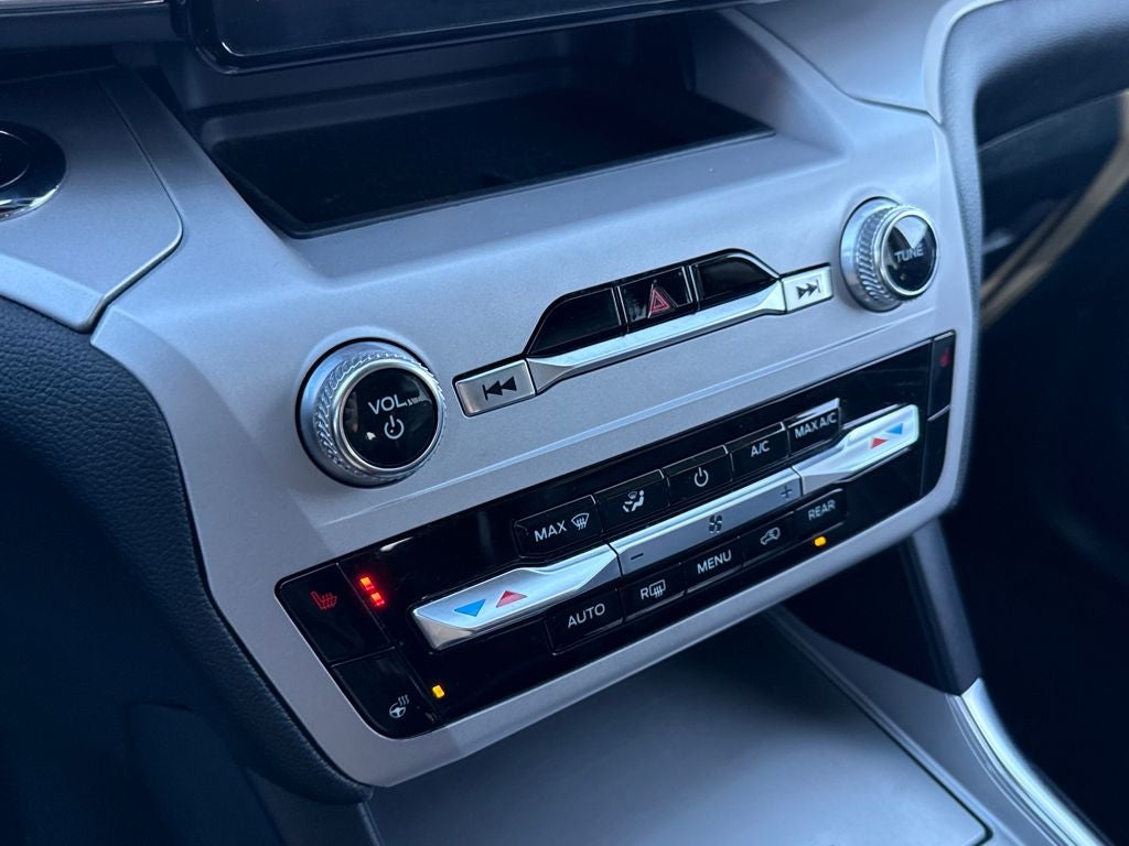 2023 Ford Explorer XLT Certified 4WD Near Milwaukee wI