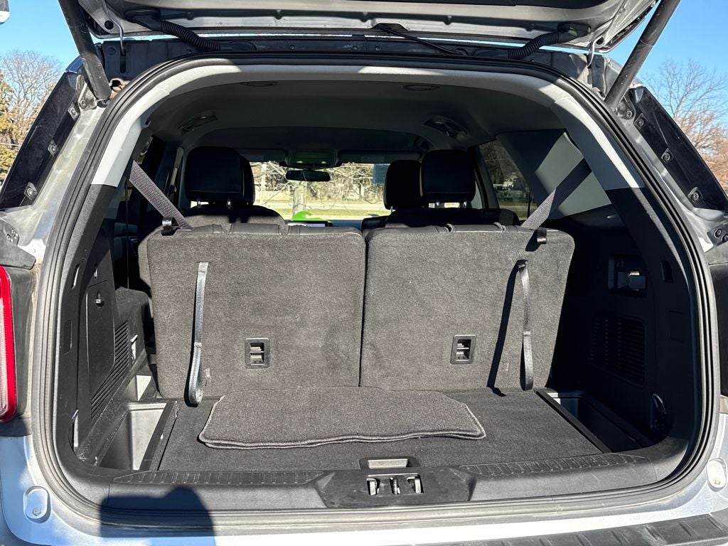 2023 Ford Explorer XLT Certified 4WD Near Milwaukee wI