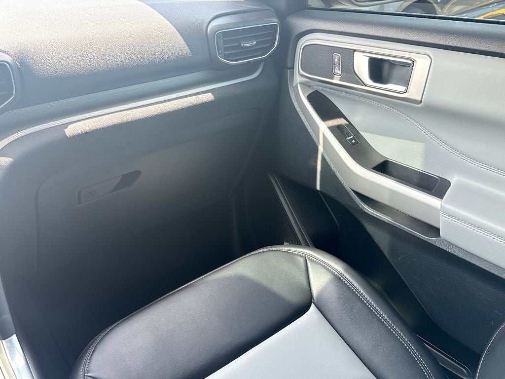 2024 Ford Explorer XLT Certified 4WD Near Milwaukee WI