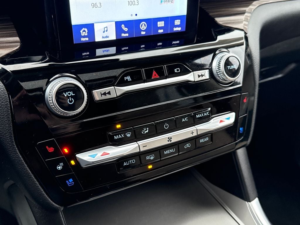 2023 Ford Explorer Limited Certified 4WD Near Milwaukee WI