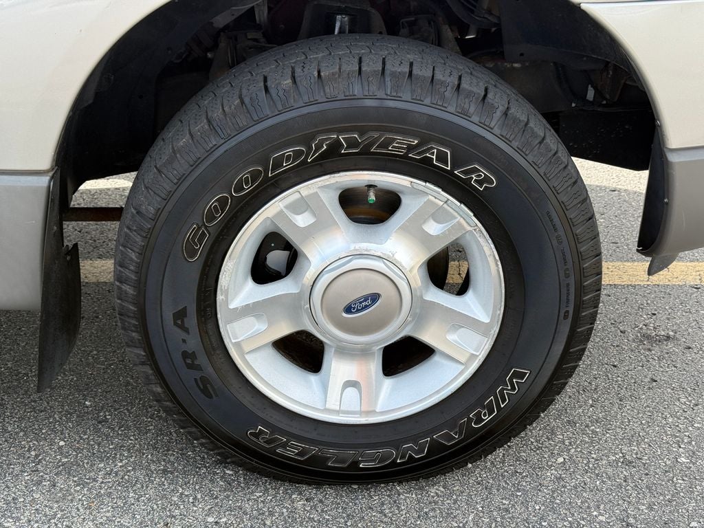 2003 Ford Explorer Sport Trac XLS 4WD Near Milwaukee WI