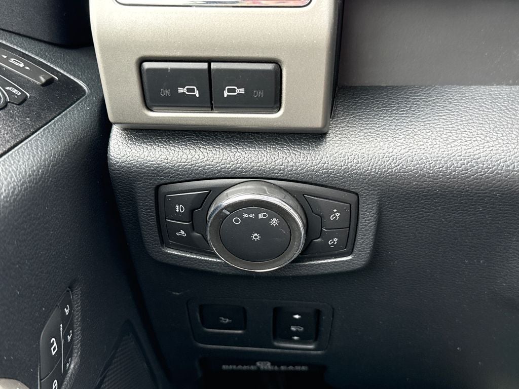 2022 Ford F-350SD Lariat Certified 4WD Near Milwaukee WI