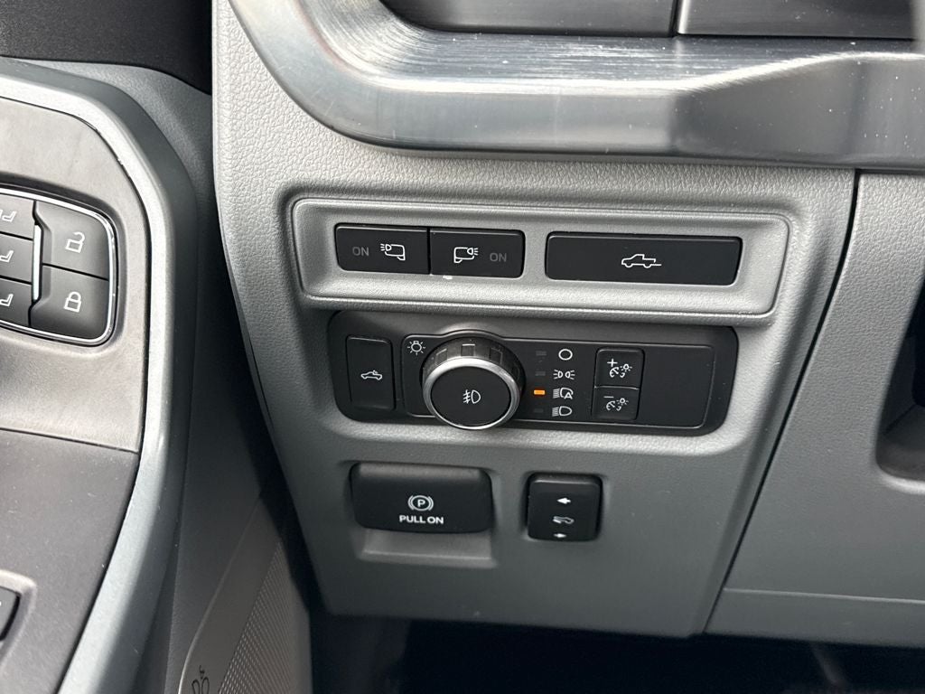 2022 Ford F-150 Lariat Certified 4WD Near Milwaukee WI