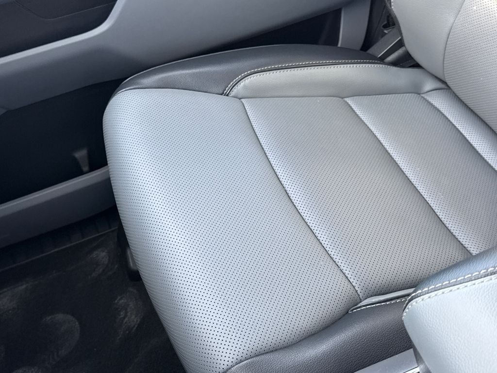 2023 Ford F-150 Lariat Certified 4WD Near Milwaukee WI