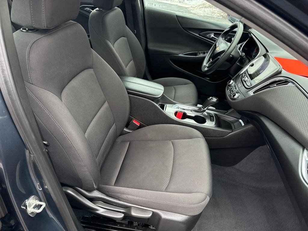 2019 Chevrolet Malibu LT Blue Certified Near Milwaukee WI