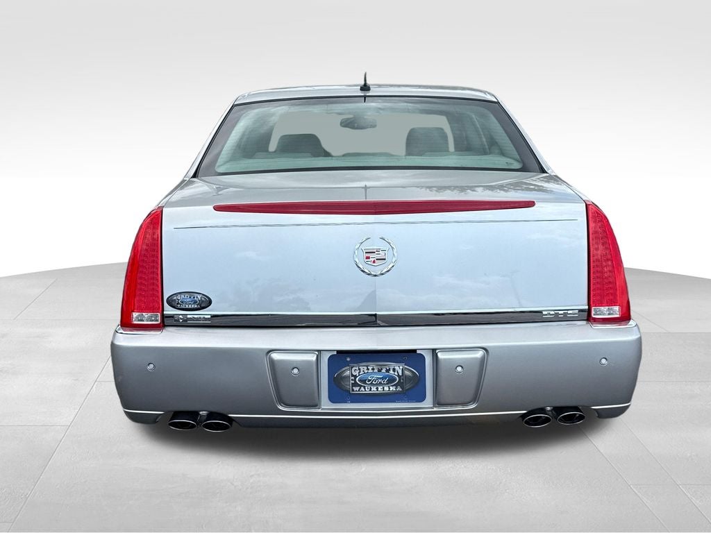 2006 Cadillac DTS Base Near Milwaukee WI