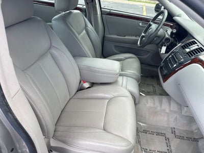 2006 Cadillac DTS Base Near Milwaukee WI