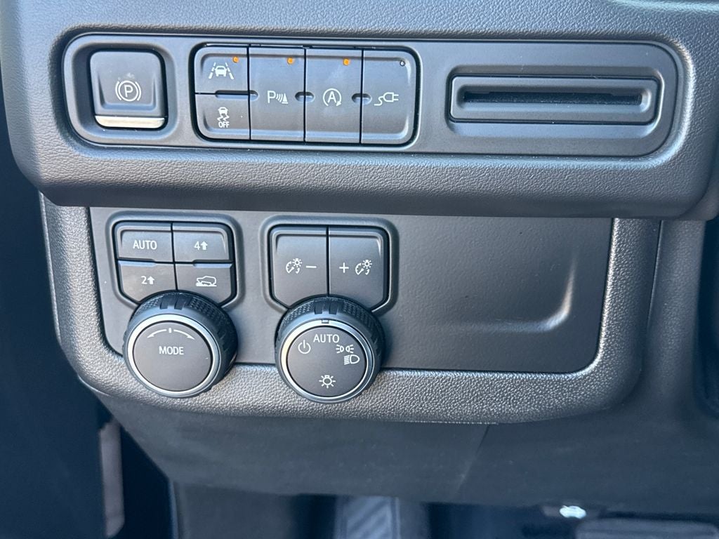 2022 Chevrolet Suburban LS Blue Certified 4WD Near Milwaukee WI