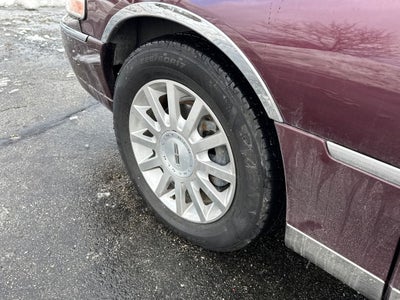 2006 Lincoln Town Car Signature Near Milwaukee WI
