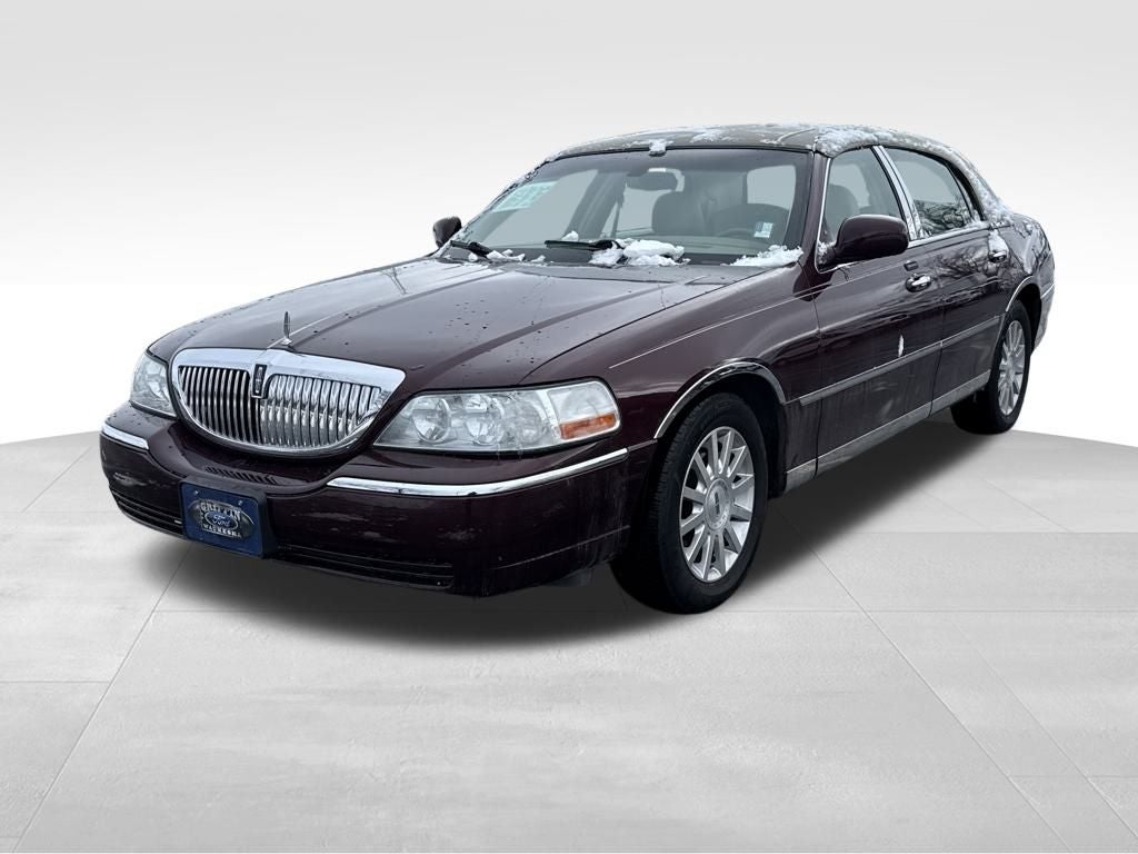 2006 Lincoln Town Car Signature Near Milwaukee WI