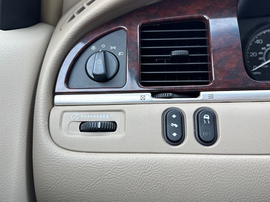 2006 Lincoln Town Car Signature Near Milwaukee WI