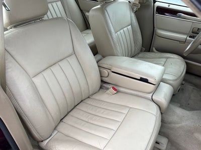 2006 Lincoln Town Car Signature Near Milwaukee WI