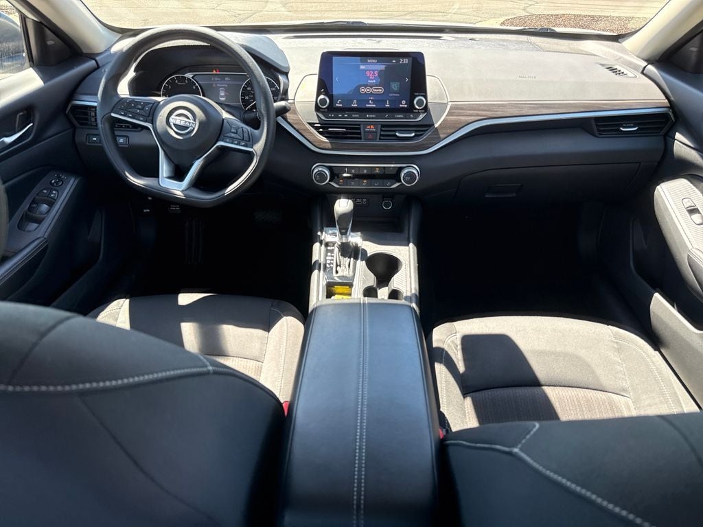 2025 Nissan Altima 2.5 SV Blue Certified Near Milwaukee WI