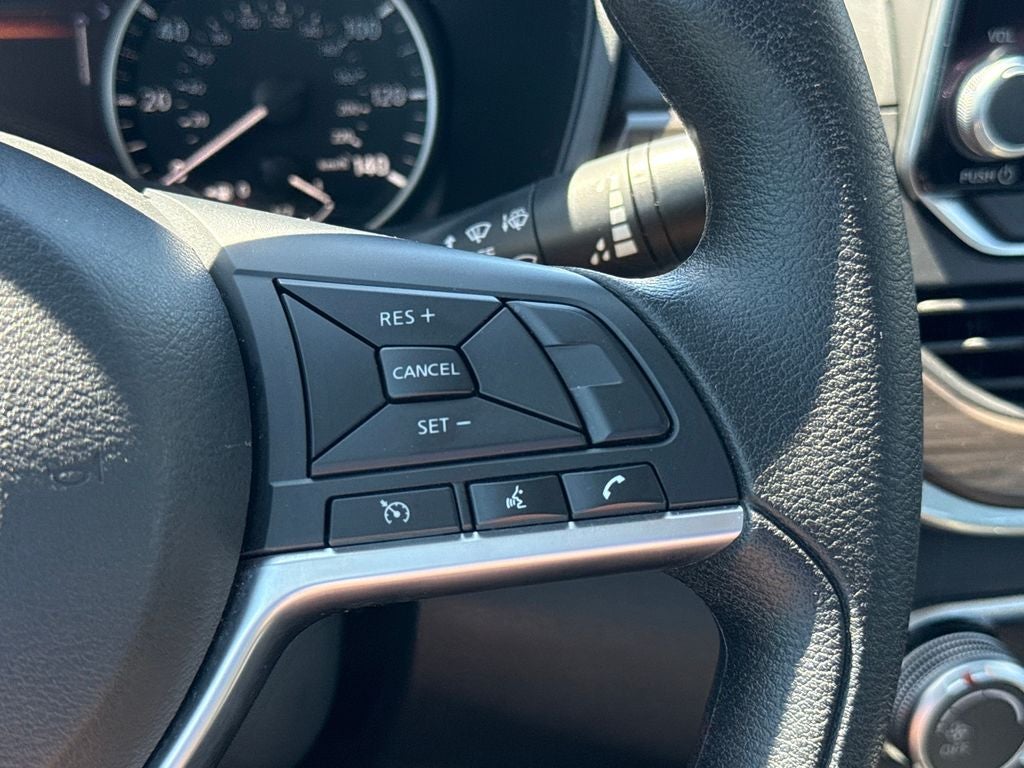 2025 Nissan Altima 2.5 SV Blue Certified Near Milwaukee WI
