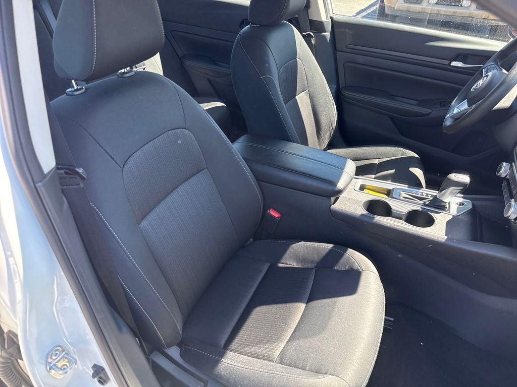 2025 Nissan Altima 2.5 SV Blue Certified Near Milwaukee WI
