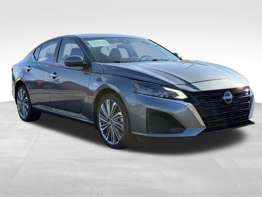 2023 Nissan Altima 2.5 SL Blue Certified AWD Near Milwaukee WI