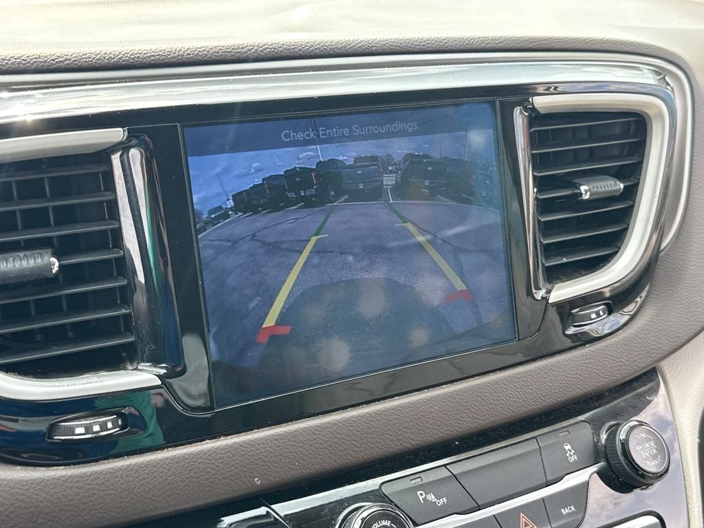 2017 Chrysler Pacifica Touring L
