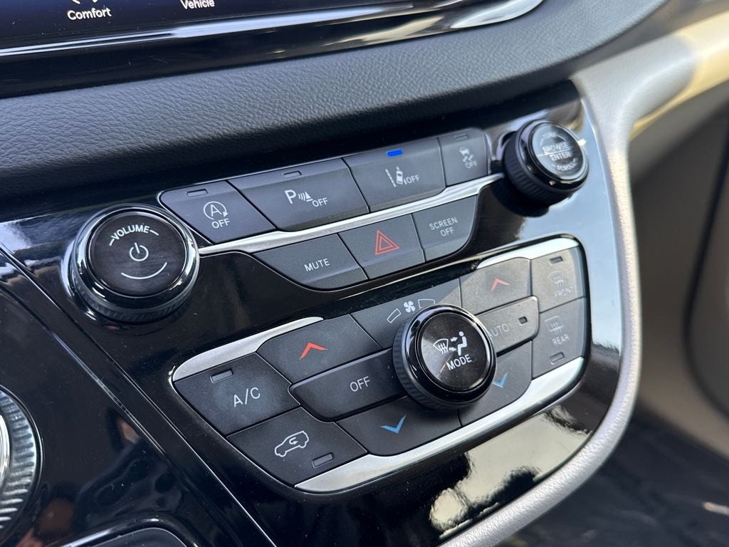 2024 Chrysler Pacifica Touring L Blue Certified Near Milwaukee WI