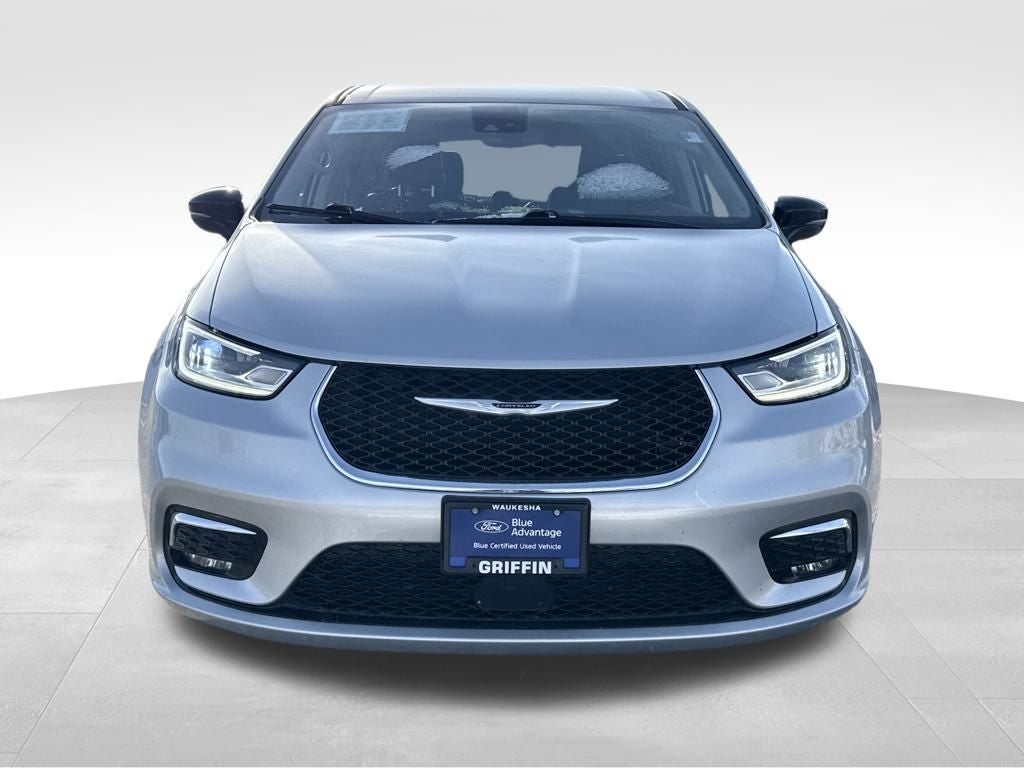 2024 Chrysler Pacifica Touring L Blue Certified Near Milwaukee WI