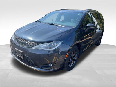 2019 Chrysler Pacifica Limited Blue Certified Near Milwaukee WI