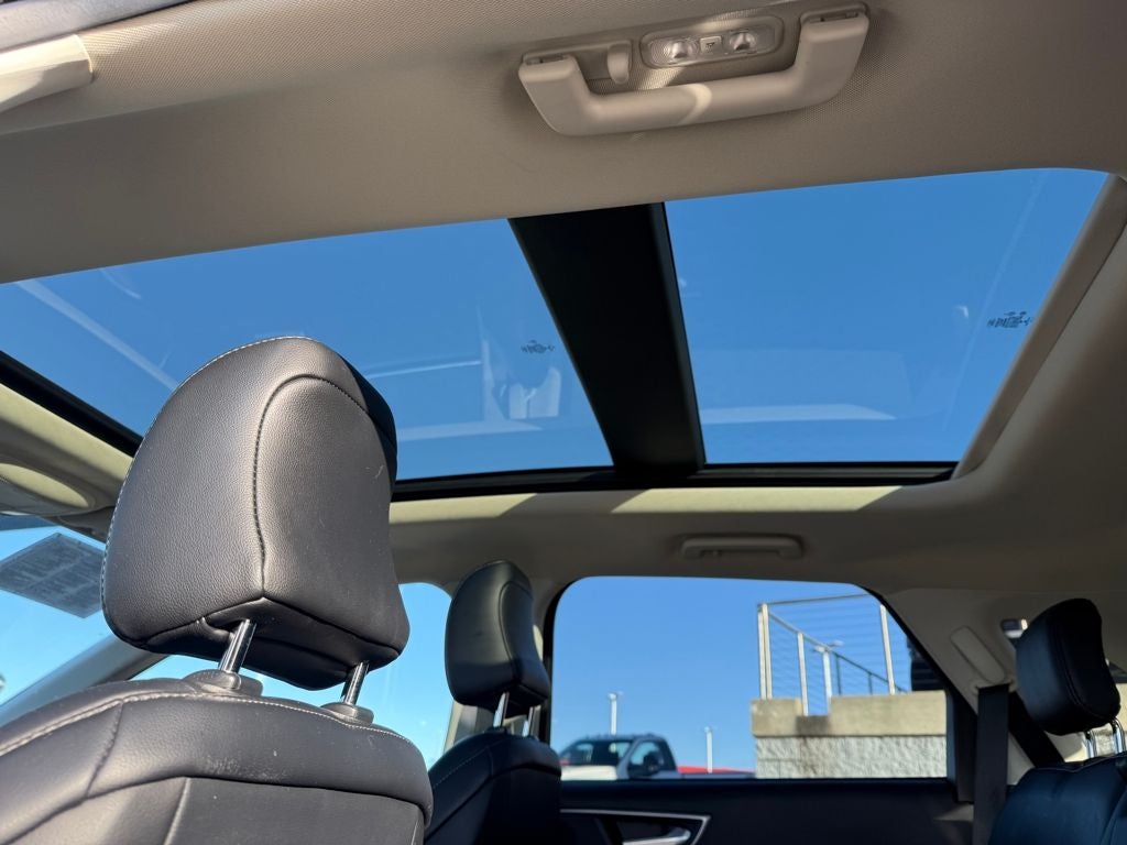 2022 Ford Edge SEL Certified AWD Near Milwaukee WI