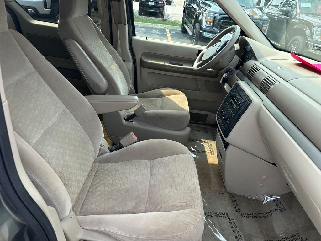 2004 Ford Freestar SE