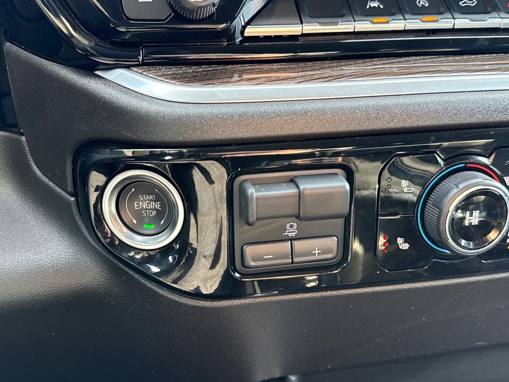 2025 Chevrolet Silverado 1500 RST Z71 4WD Near Milwaukee WI