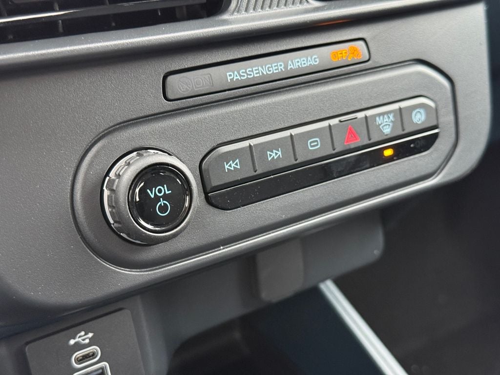 2025 Ford Maverick XL