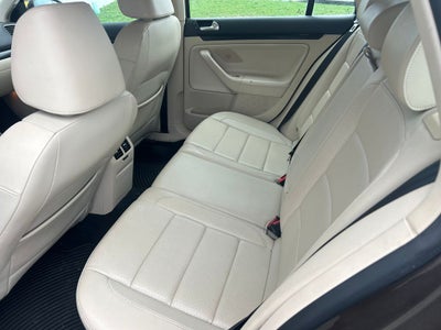 2013 Volkswagen Jetta SportWagen 2.0L TDI Near Milwaukee WI