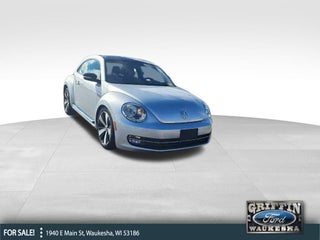 2012 Volkswagen Beetle 2.0 TSi Near Milwaukee wI