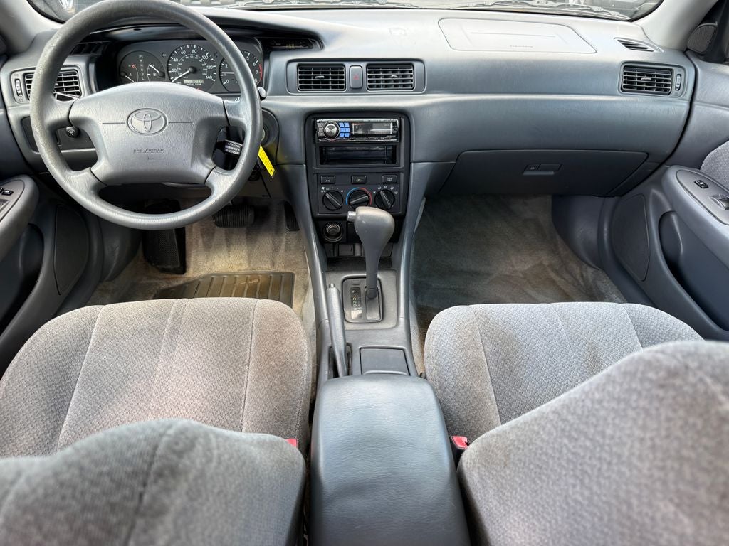 2001 Toyota Camry LE 2.2L 4CYL GREAT FUEL ECONOMY