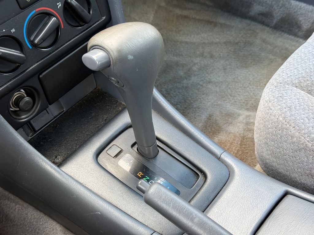 2001 Toyota Camry LE 2.2L 4CYL GREAT FUEL ECONOMY