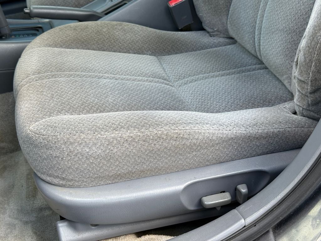 2001 Toyota Camry LE 2.2L 4CYL GREAT FUEL ECONOMY