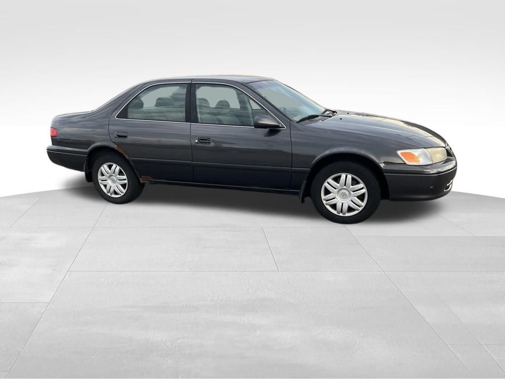 2001 Toyota Camry LE 2.2L 4CYL GREAT FUEL ECONOMY