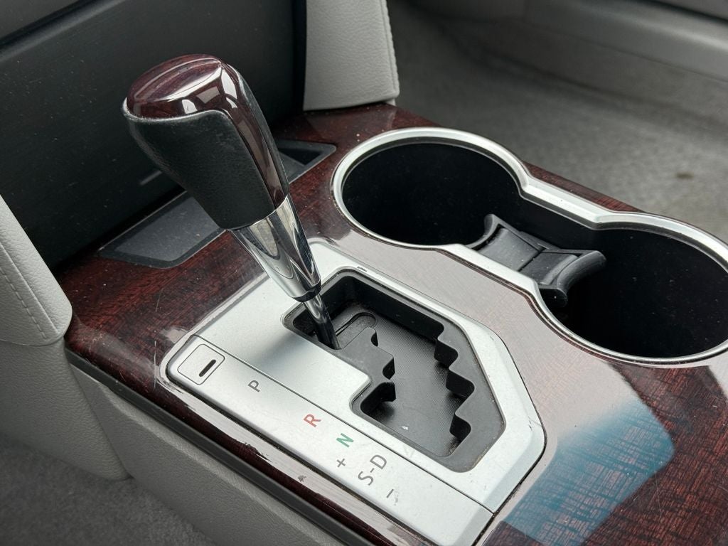 2014 Toyota Camry XLE Near Milwaukee WI