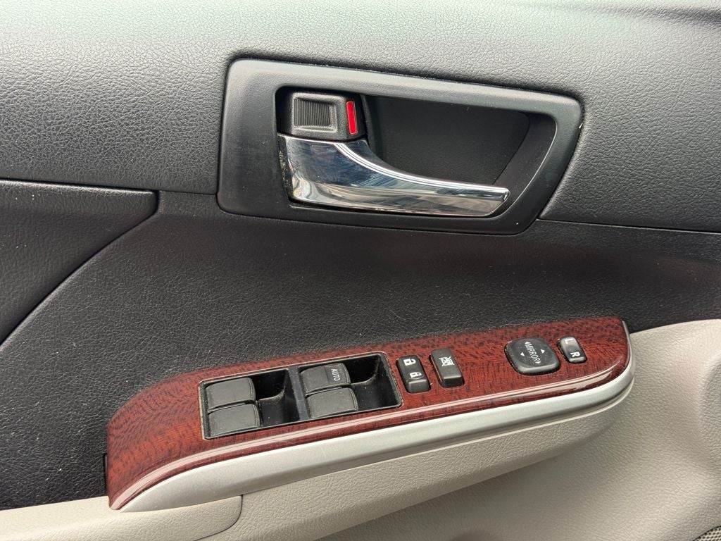 2014 Toyota Camry XLE Near Milwaukee WI