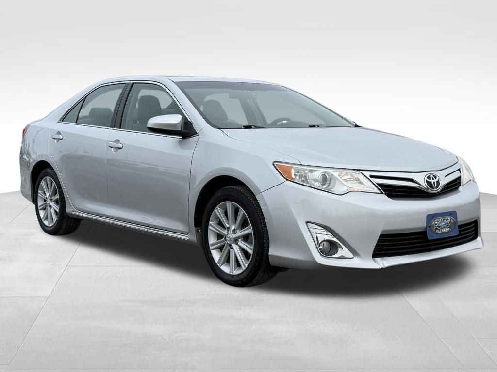 2014 Toyota Camry XLE Near Milwaukee WI