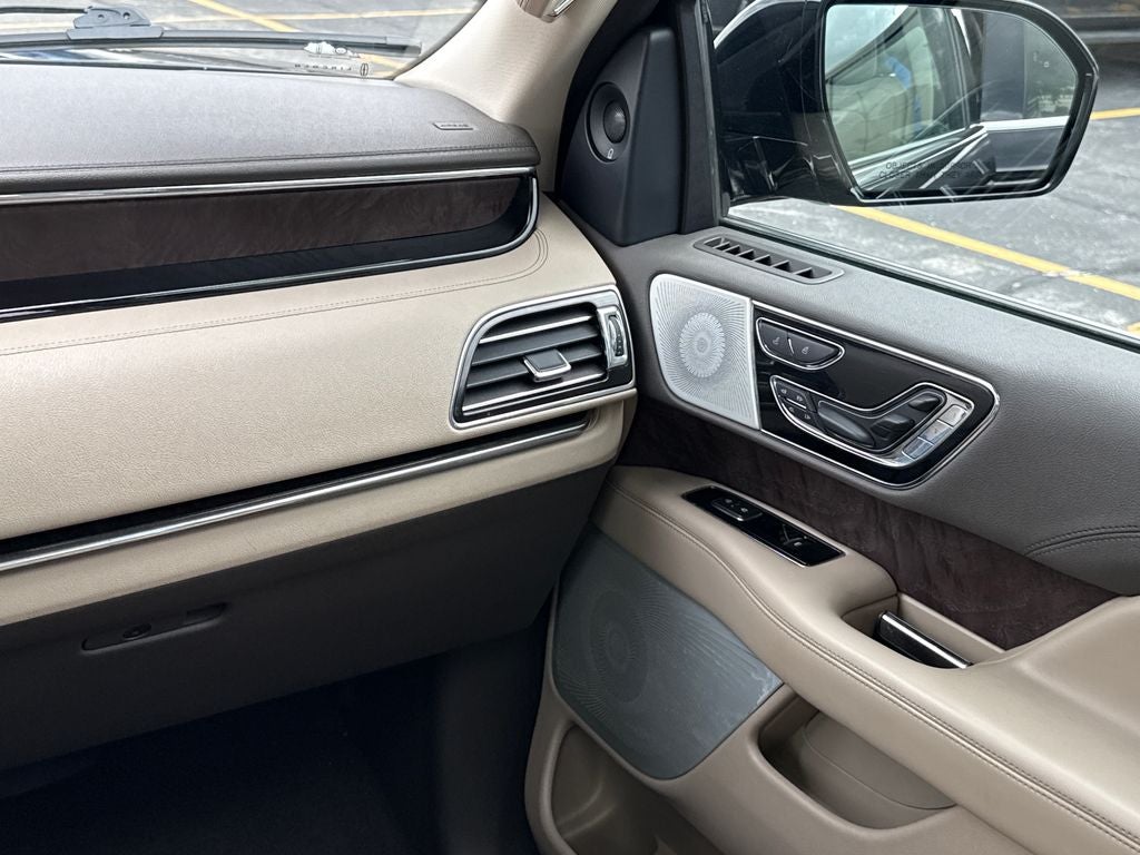 2022 Lincoln Navigator L Reserve