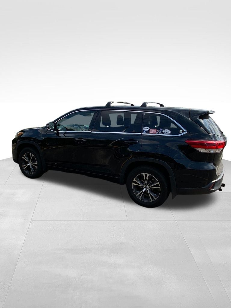 2017 Toyota Highlander LE Blue Certified AWD Near Milwaukee WI