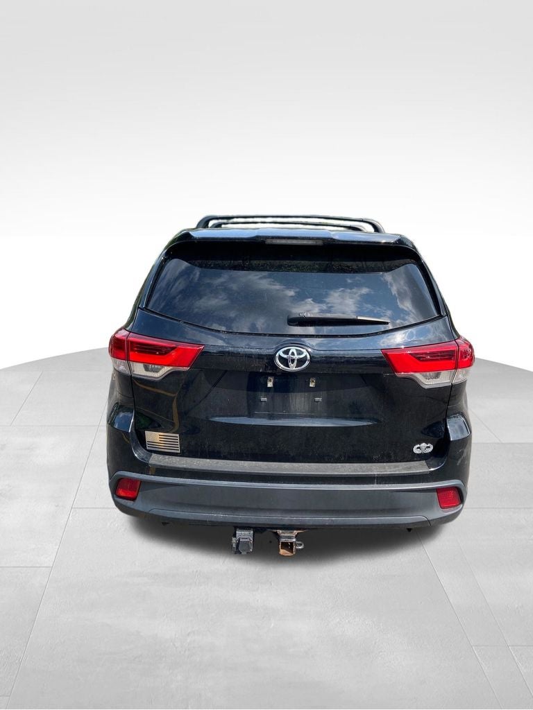 2017 Toyota Highlander LE Blue Certified AWD Near Milwaukee WI